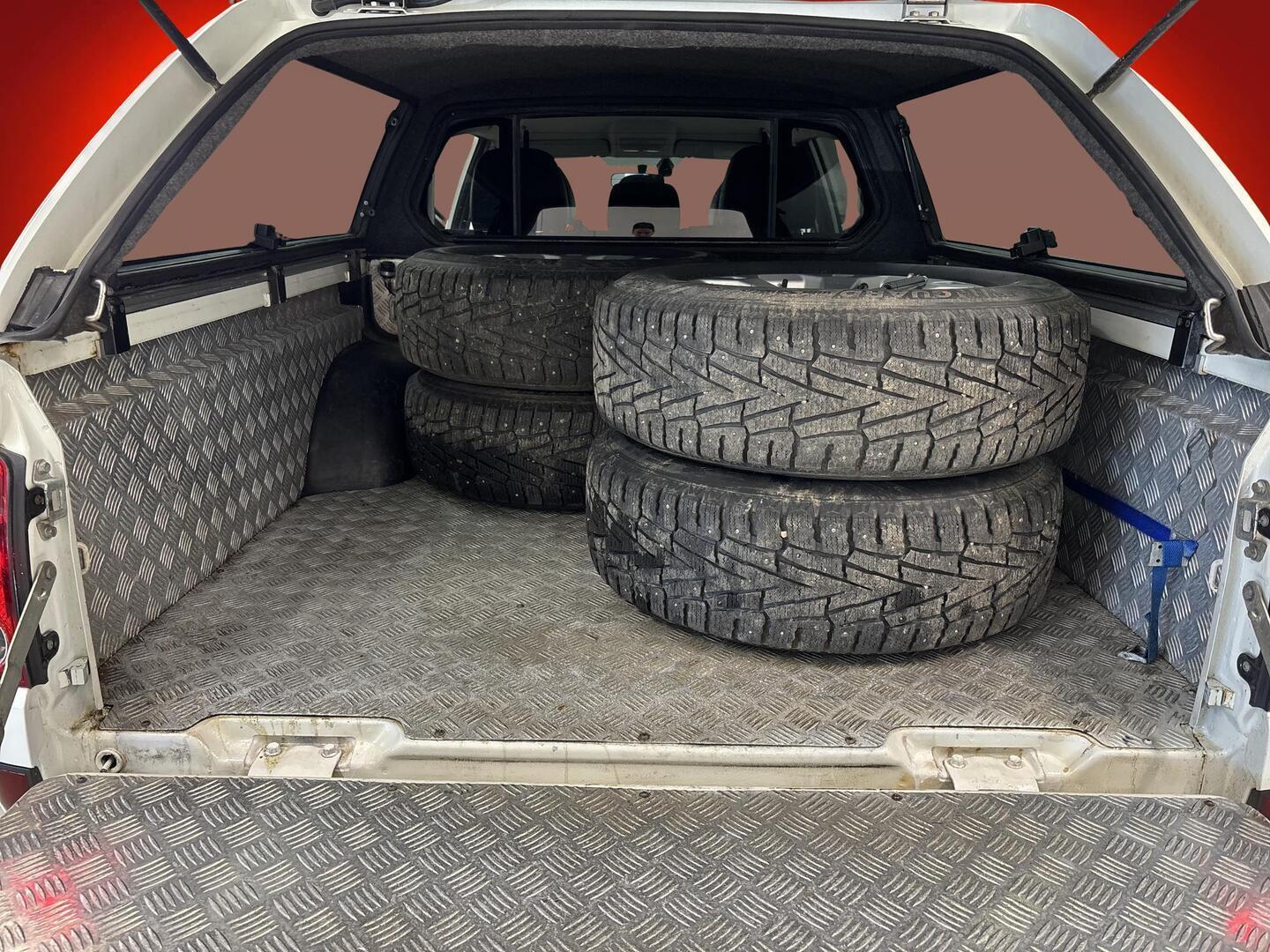 MITSUBISHI L200 2011