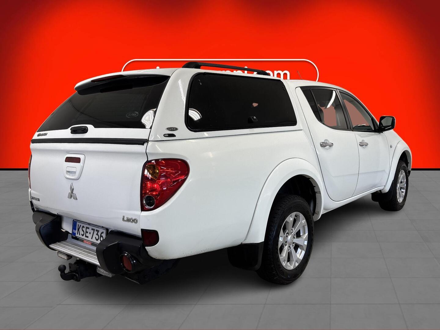 MITSUBISHI L200 2011