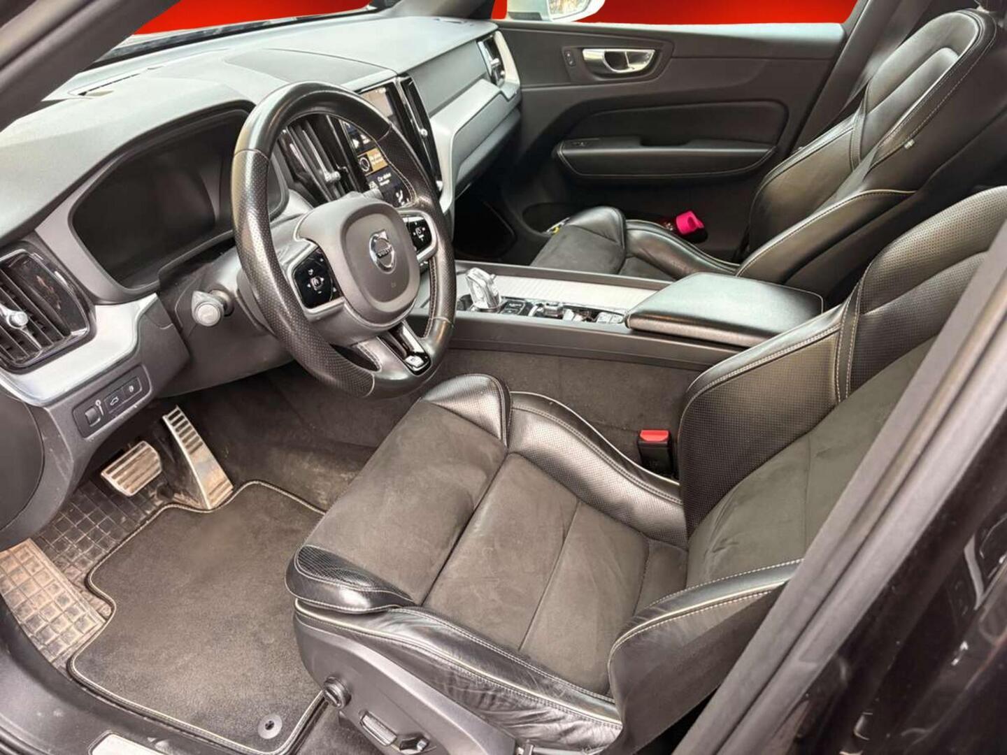 VOLVO XC60 2018
