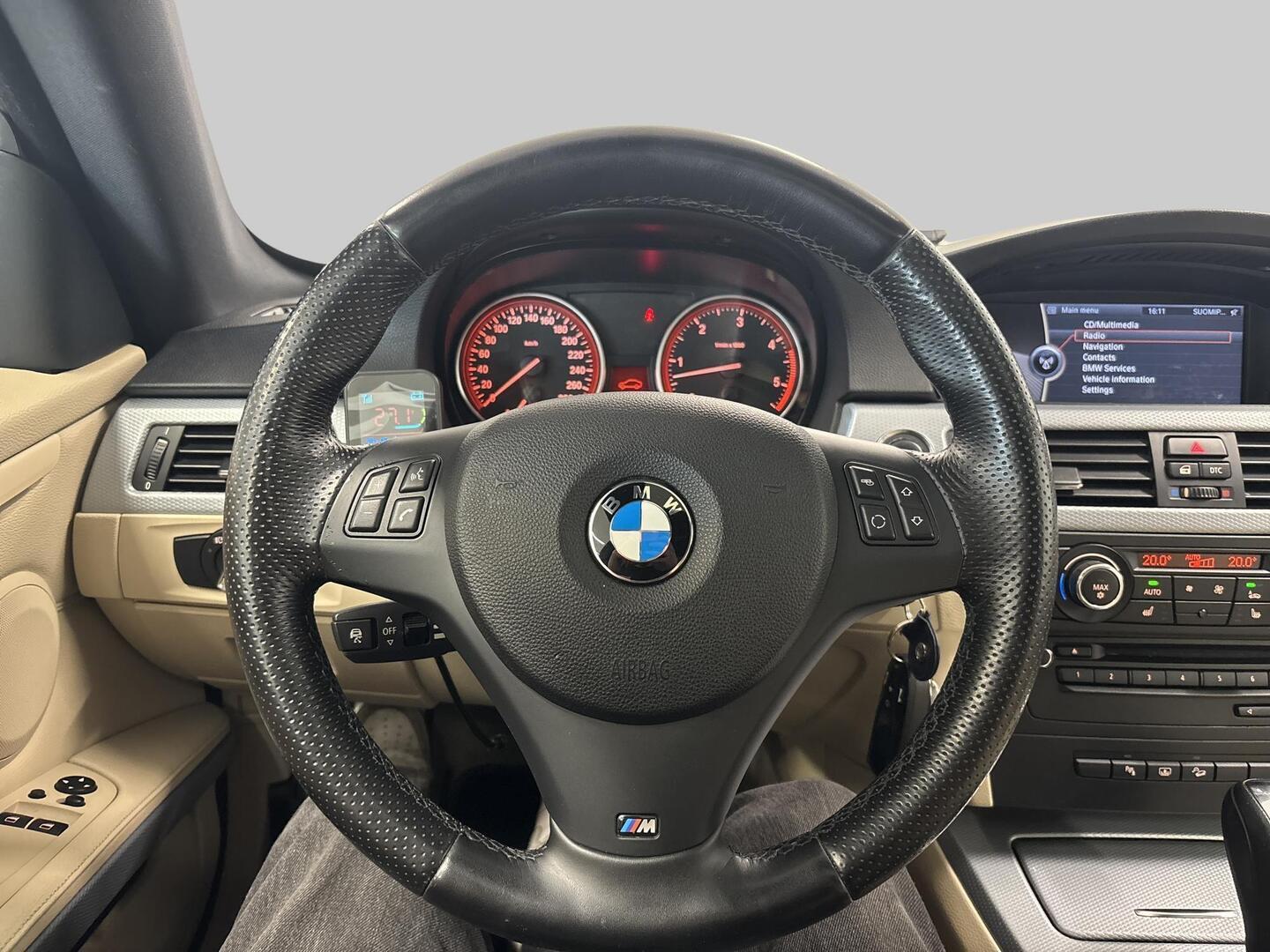 BMW 330 2010