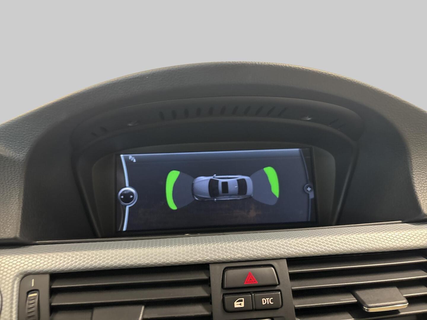 BMW 330 2010