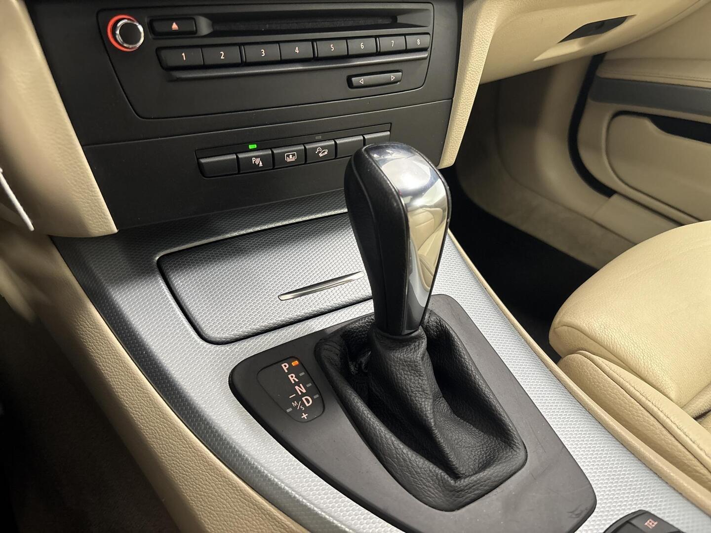 BMW 330 2010