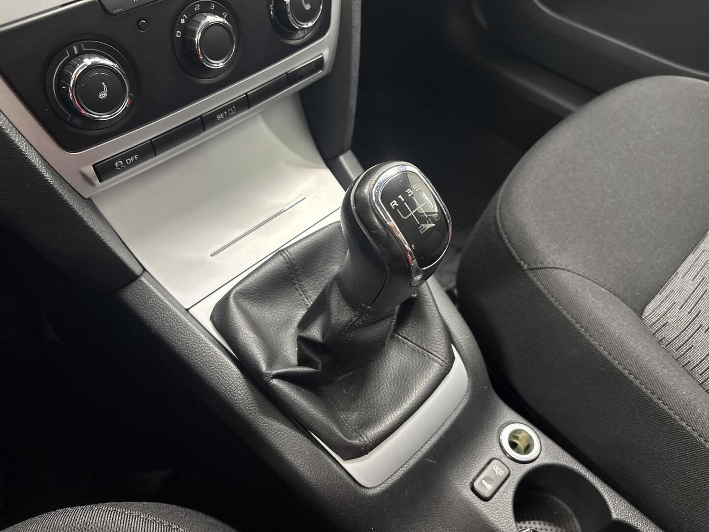 SKODA Octavia 2012