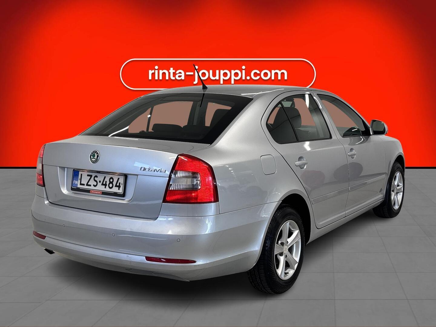 SKODA Octavia 2012
