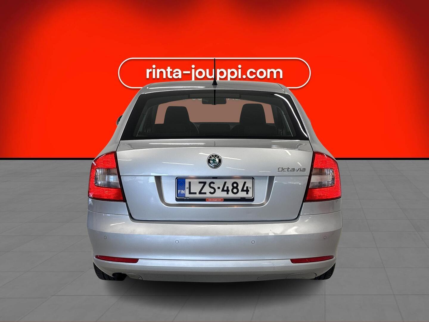 SKODA Octavia 2012
