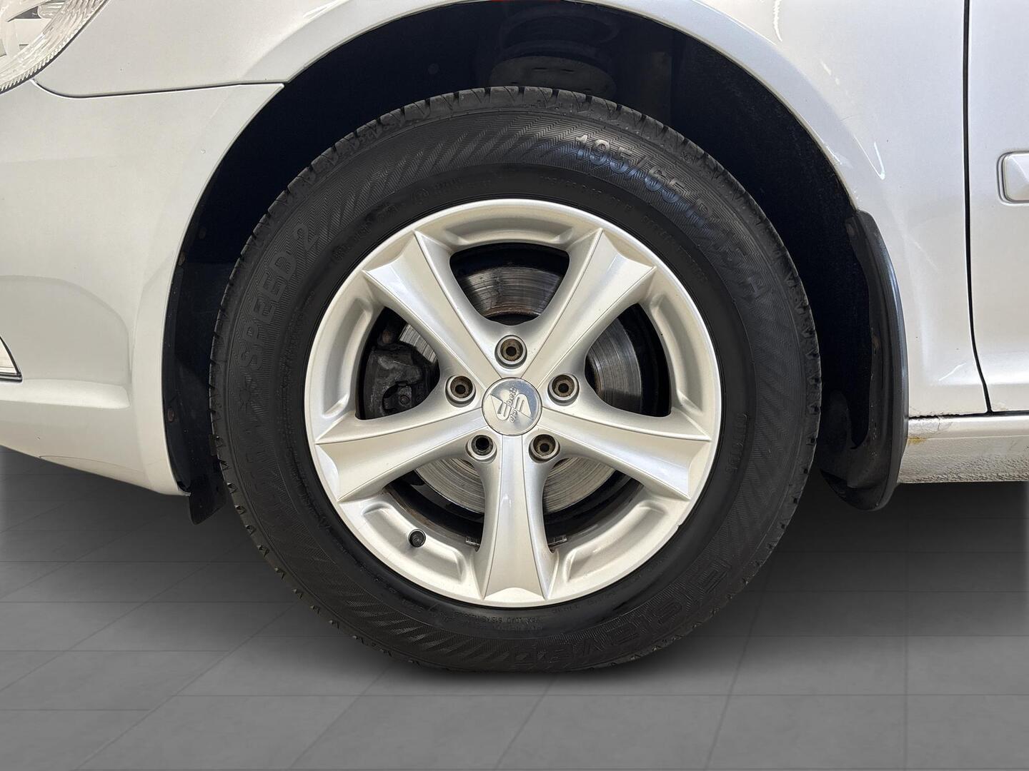 SKODA Octavia 2012