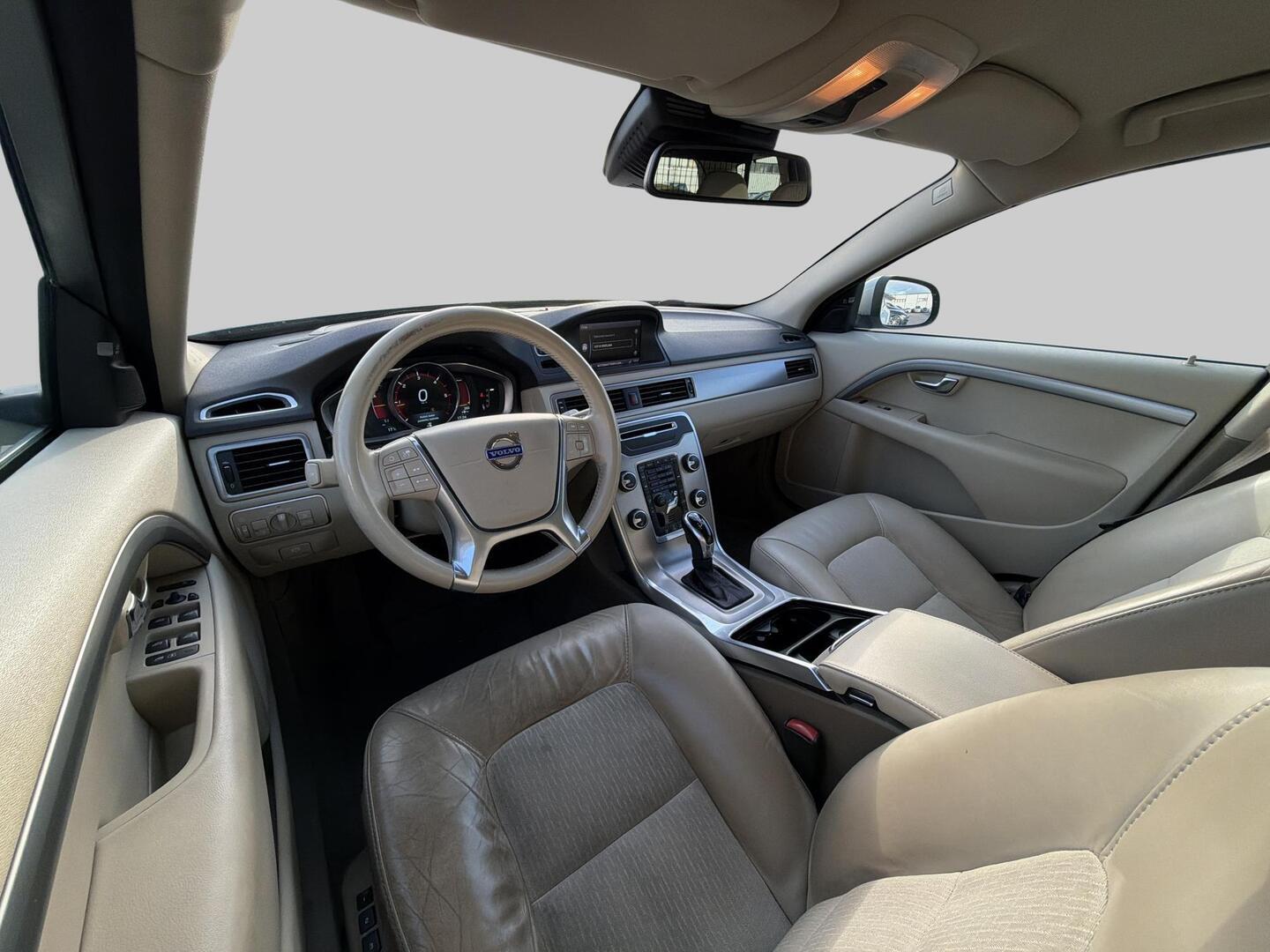 VOLVO V70 2014