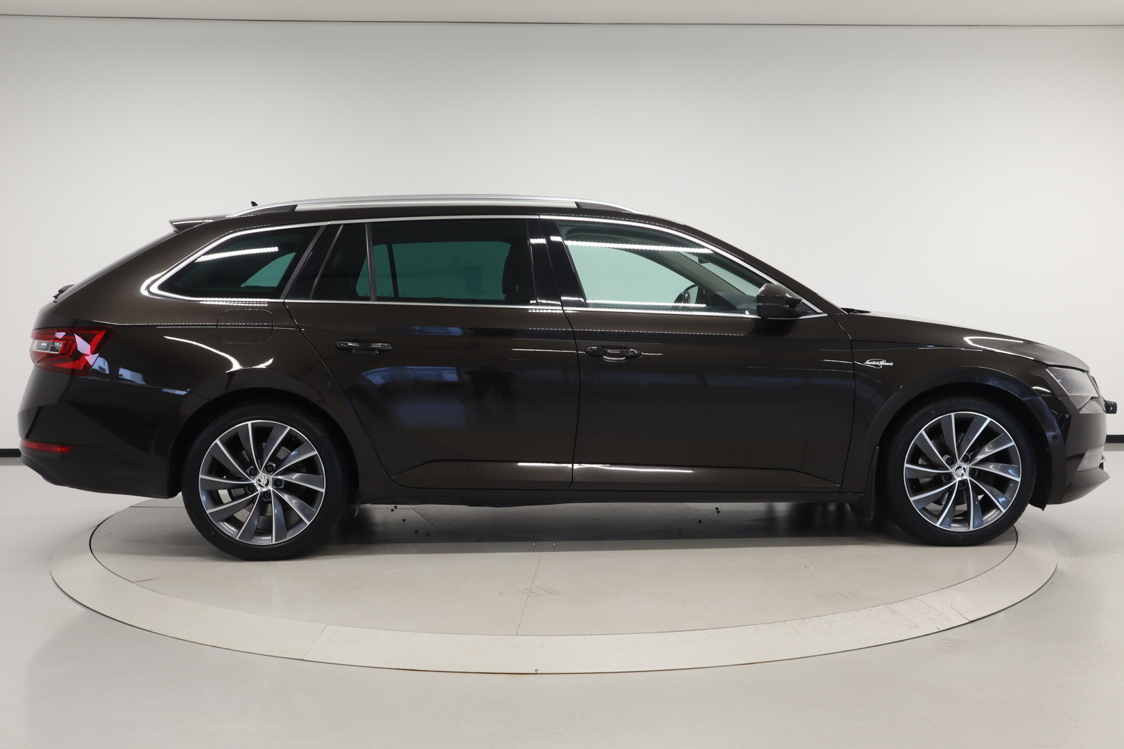 SKODA Superb 2016