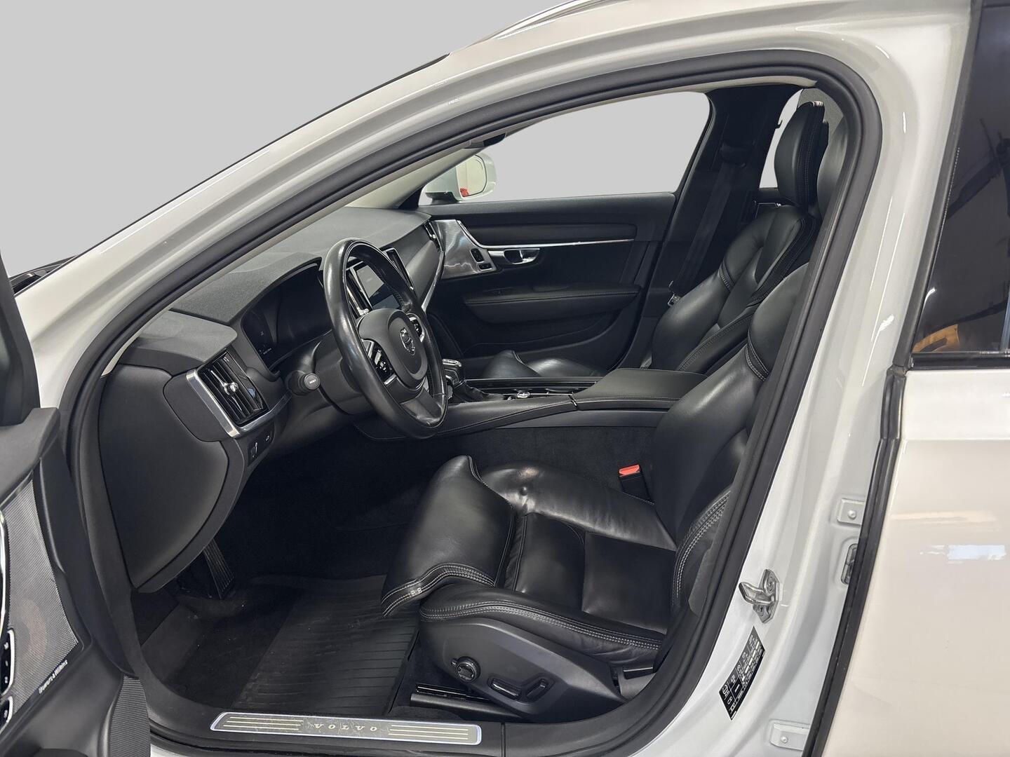 VOLVO V90 Cross Country 2017