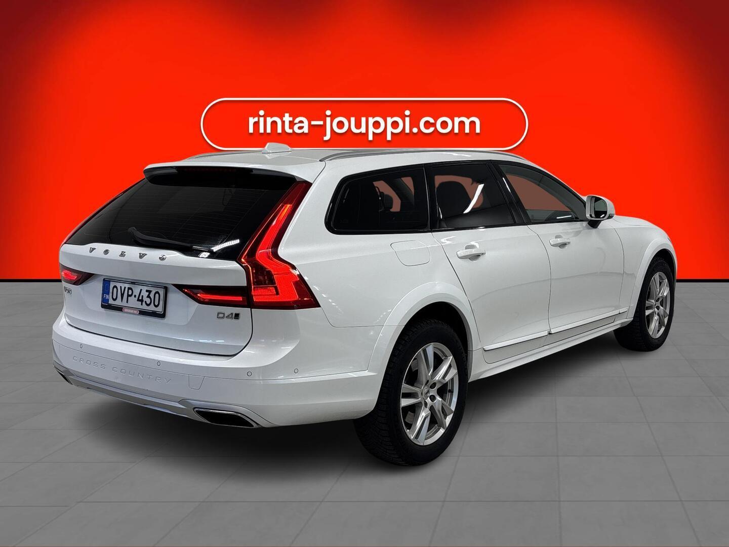 VOLVO V90 Cross Country 2017