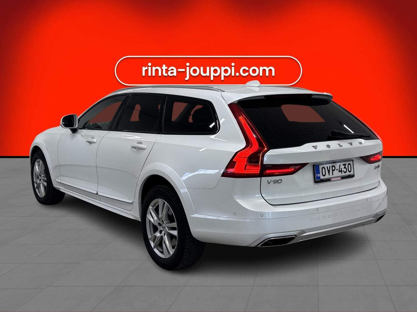 VOLVO V90 Cross Country 2017