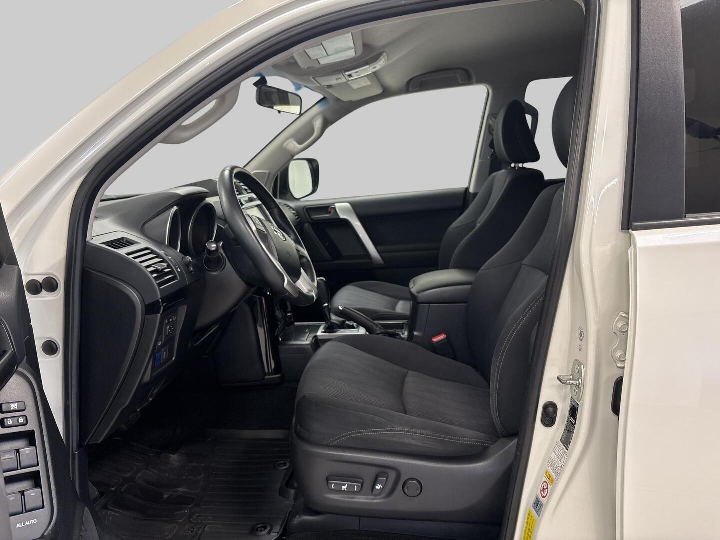 TOYOTA LAND CRUISER 2017