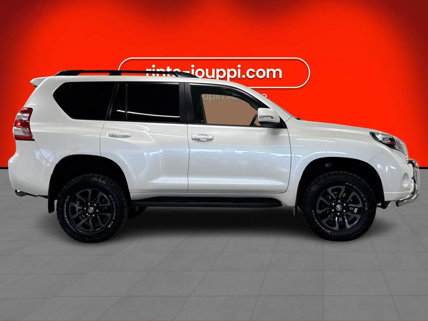 TOYOTA LAND CRUISER 2017