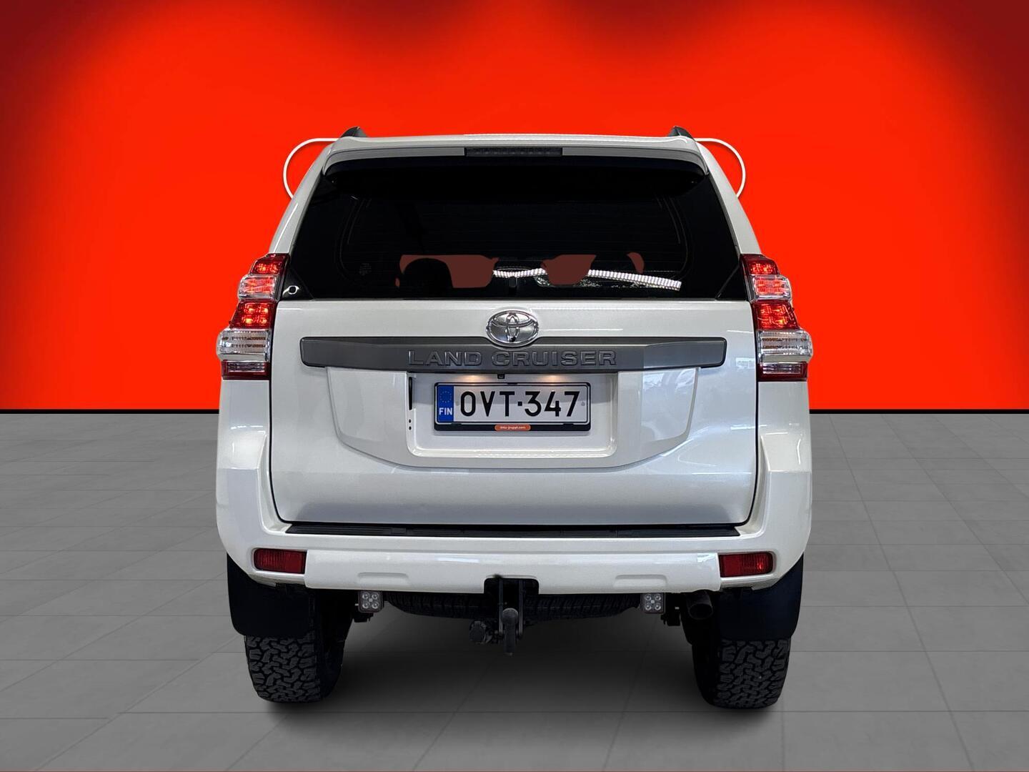 TOYOTA LAND CRUISER 2017