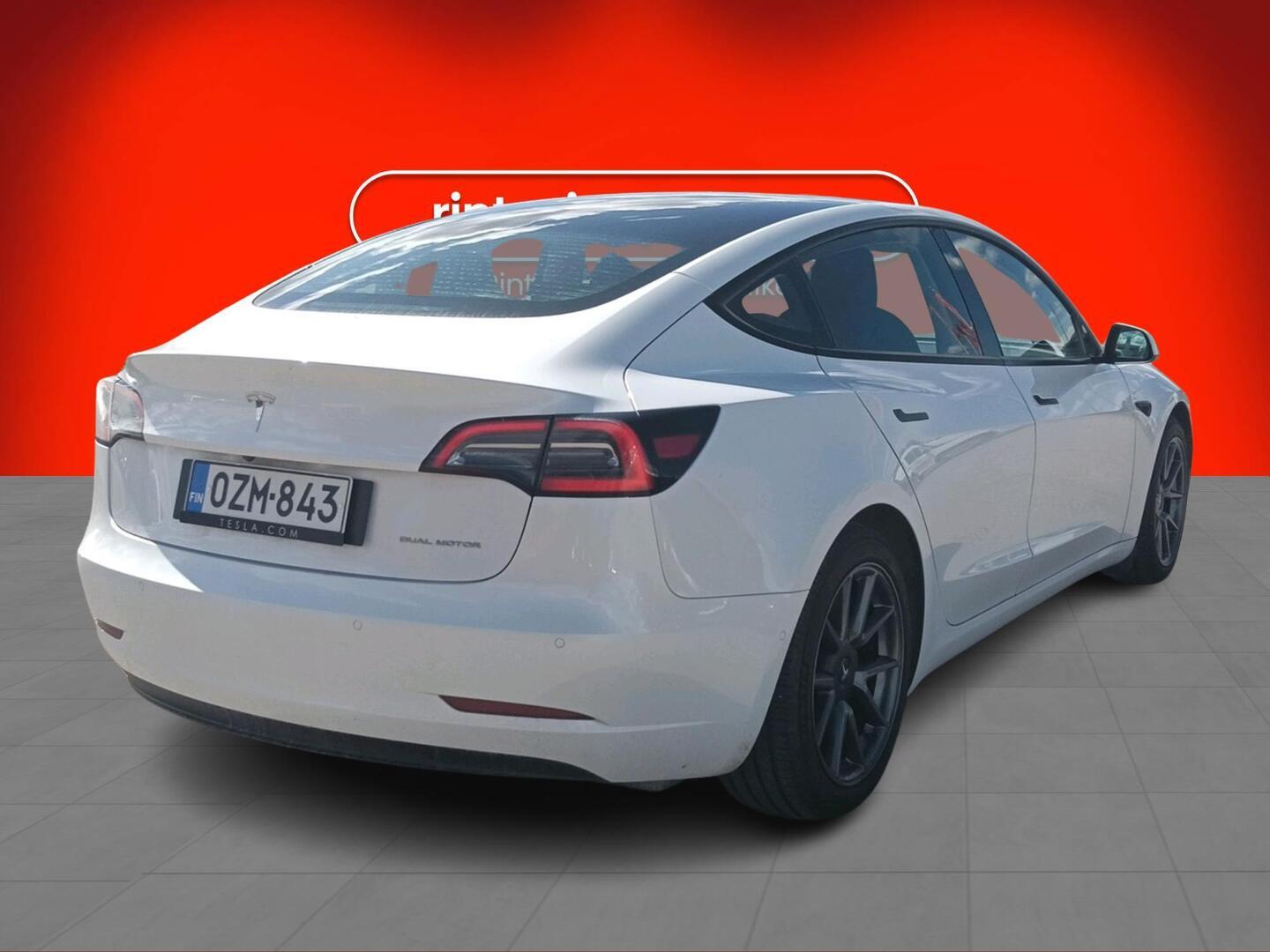 TESLA Model 3 2021