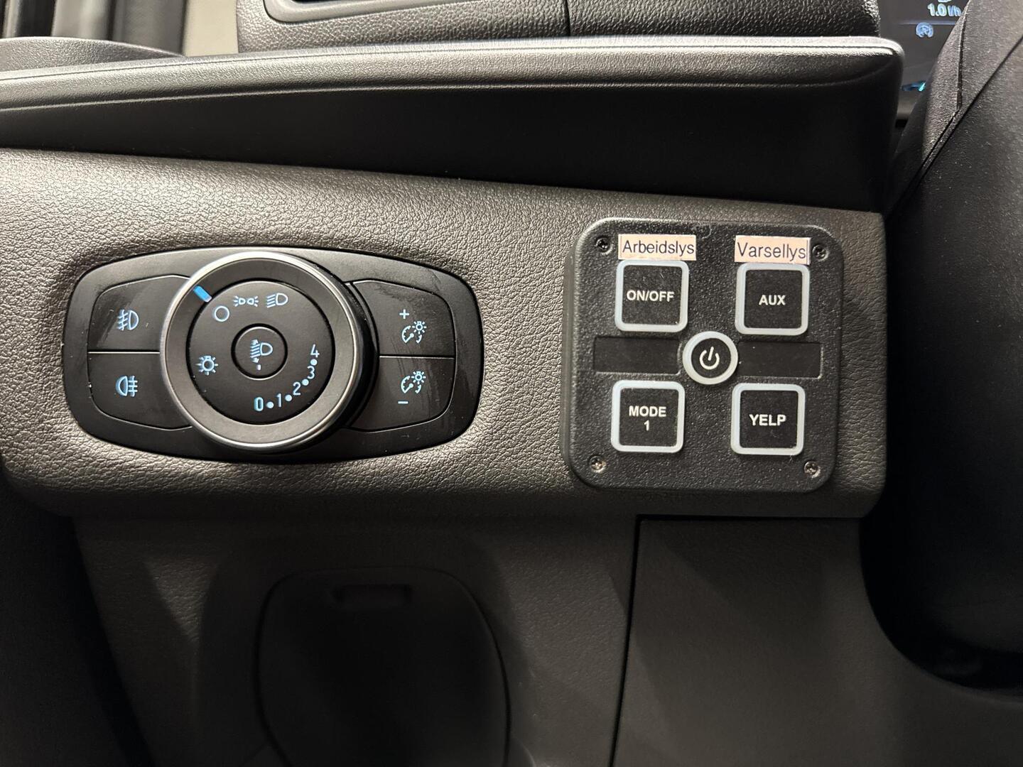 FORD TRANSIT CUSTOM 2023