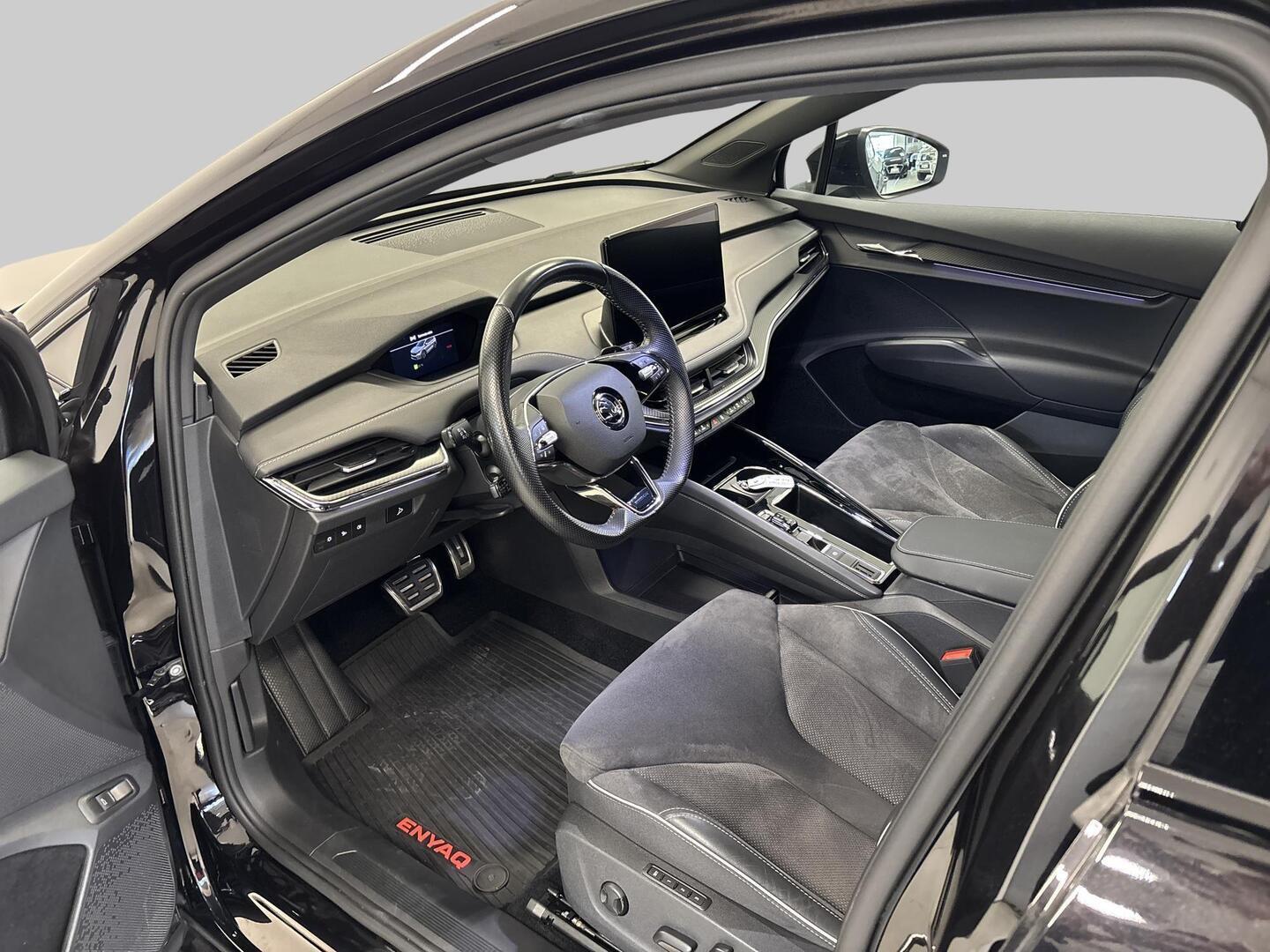 SKODA Enyaq 2023