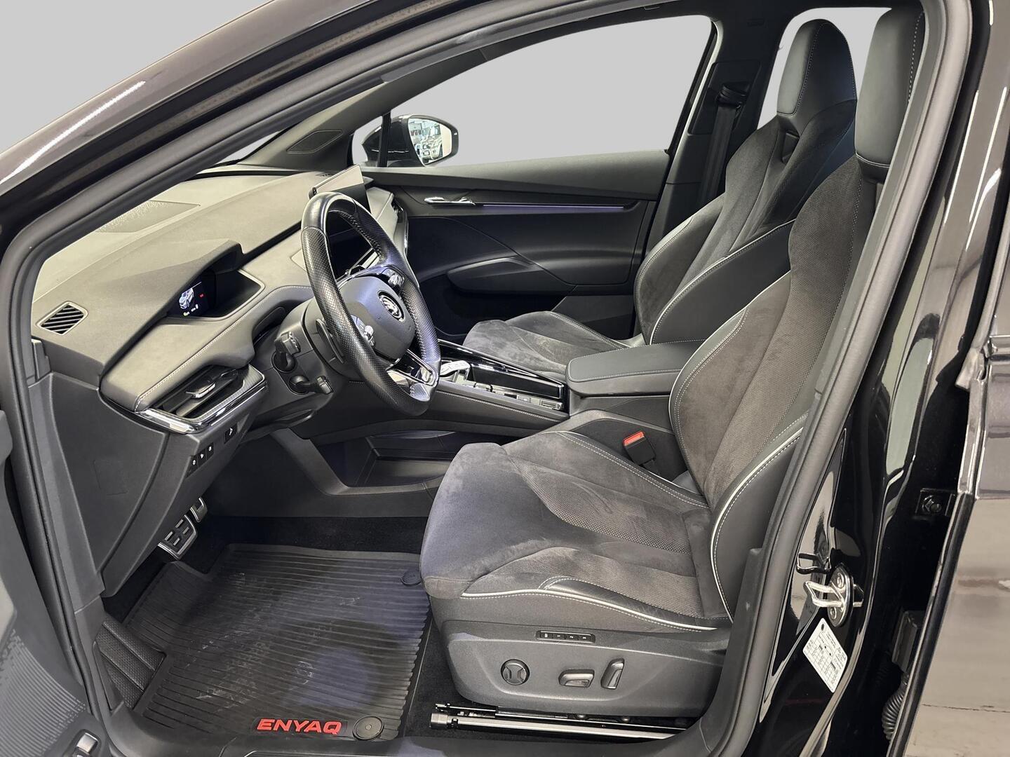 SKODA Enyaq 2023