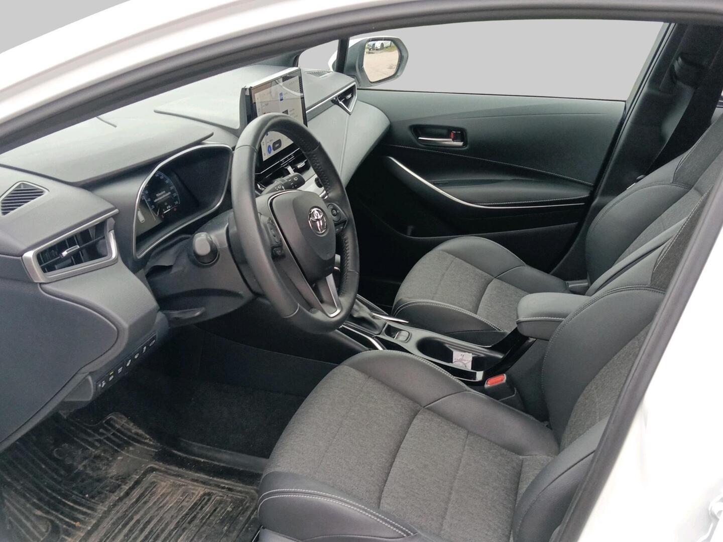 TOYOTA Corolla 2024