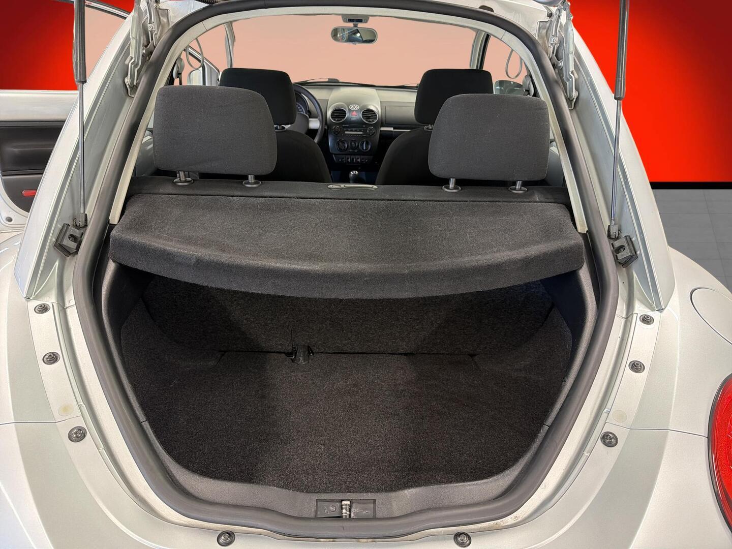 VOLKSWAGEN BEETLE 2009