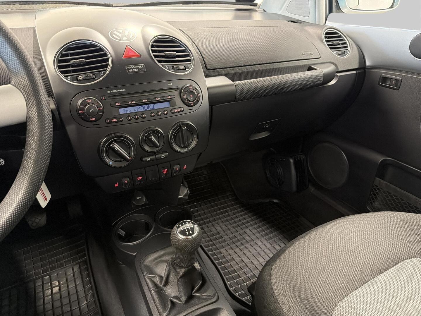 VOLKSWAGEN BEETLE 2009
