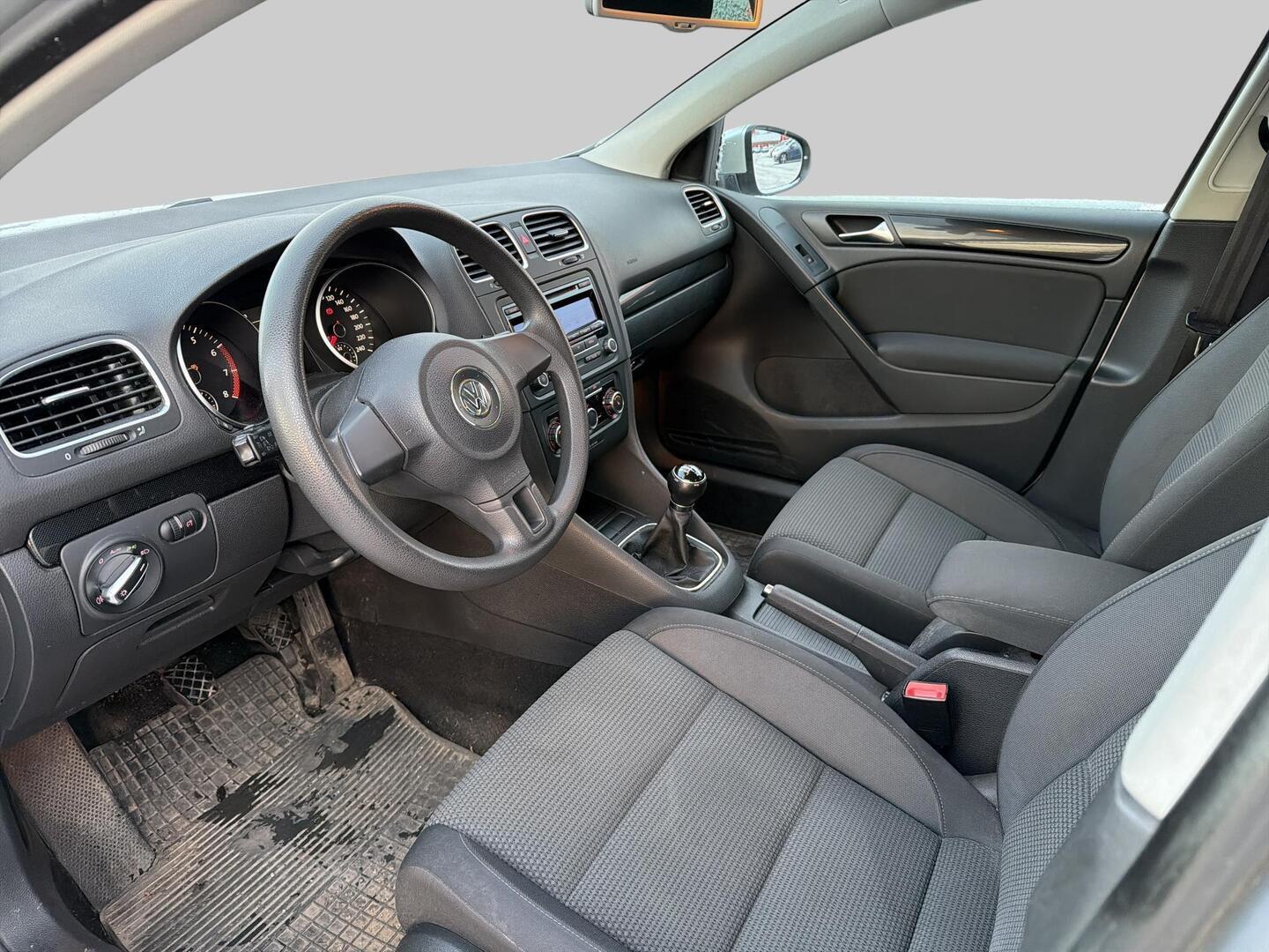 VOLKSWAGEN Golf 2010