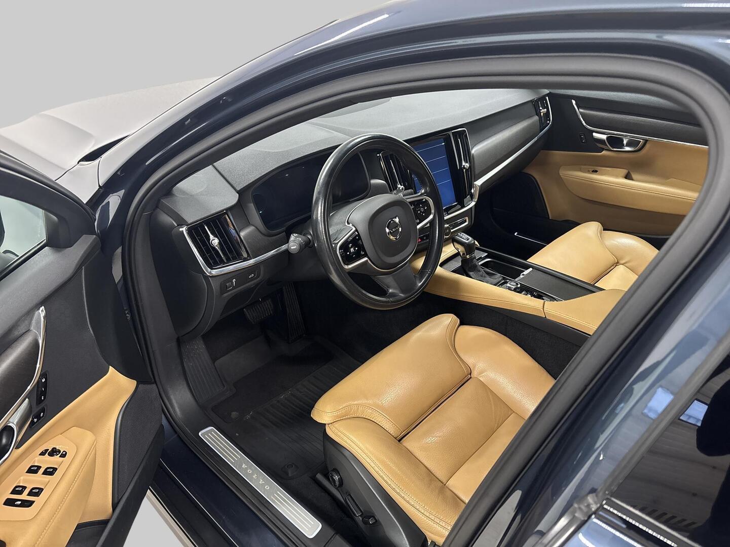 VOLVO V90 Cross Country 2018