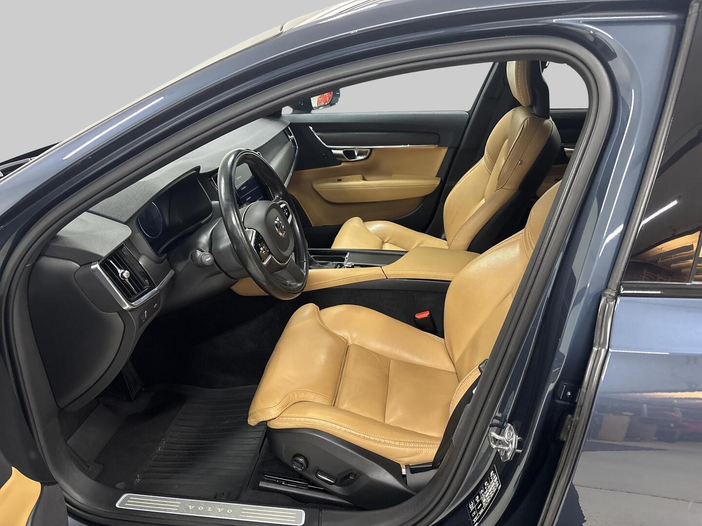 VOLVO V90 Cross Country 2018