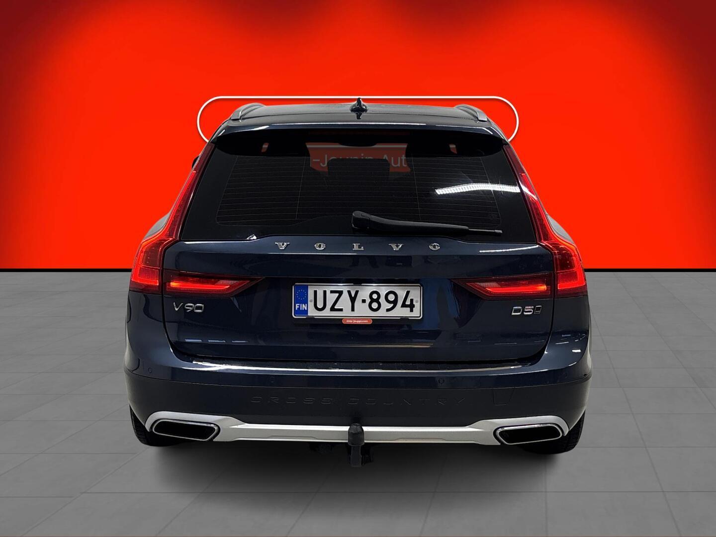 VOLVO V90 Cross Country 2018