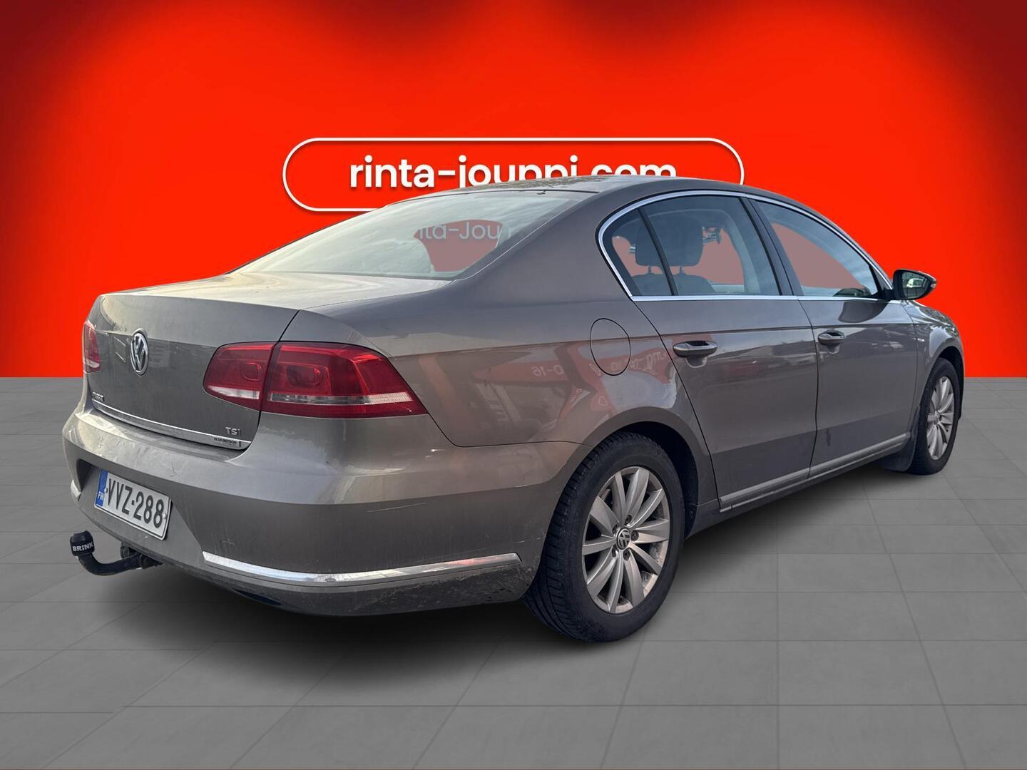 VOLKSWAGEN Passat 2011