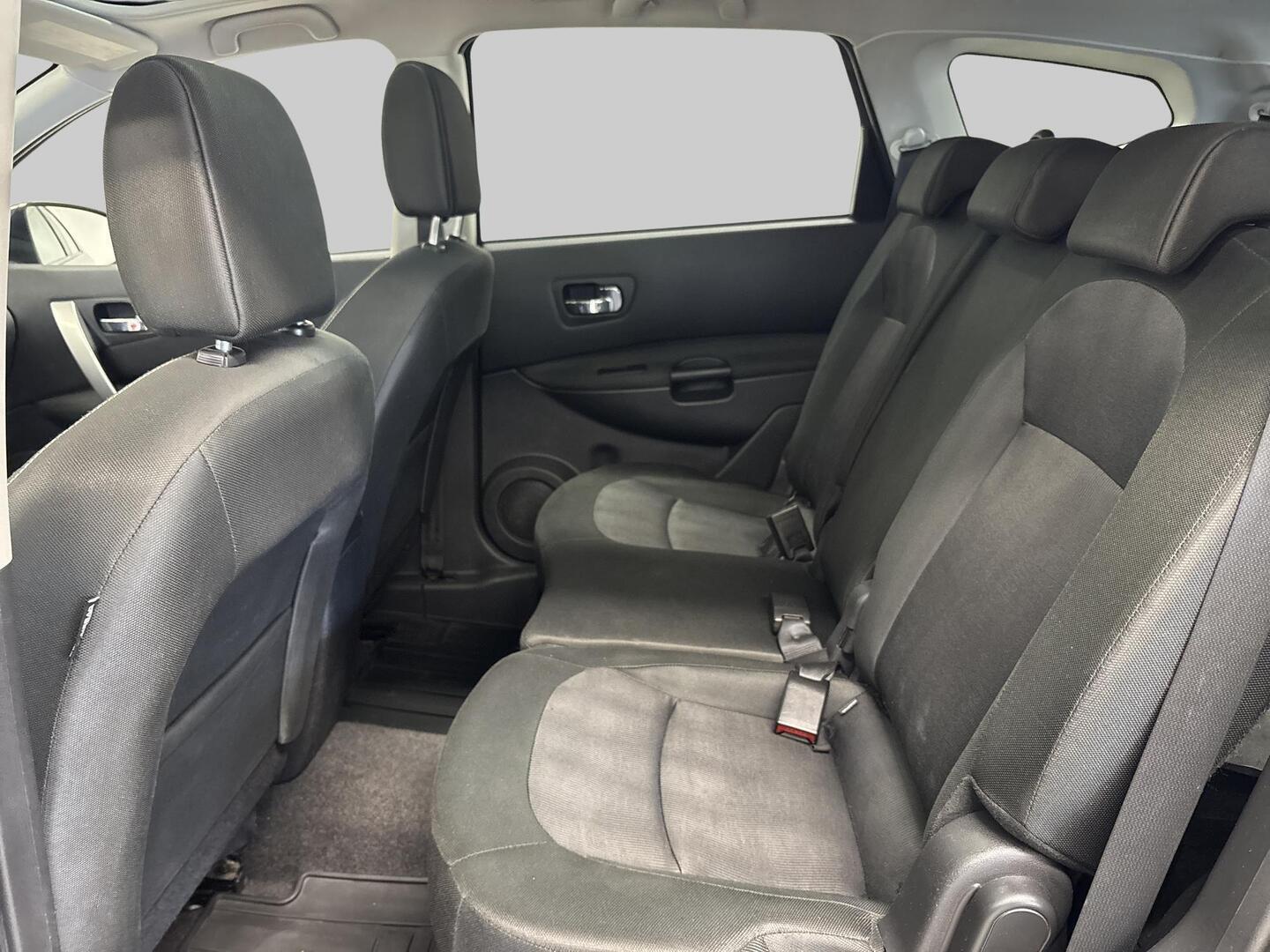 NISSAN Qashqai+2 2012