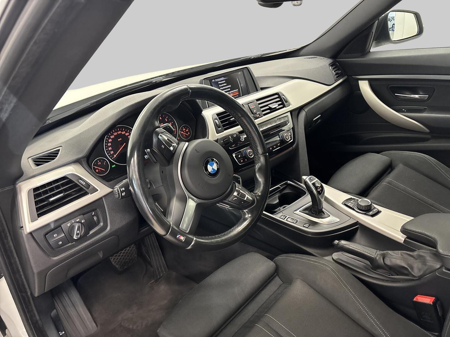 BMW 320 Gran Turismo 2016