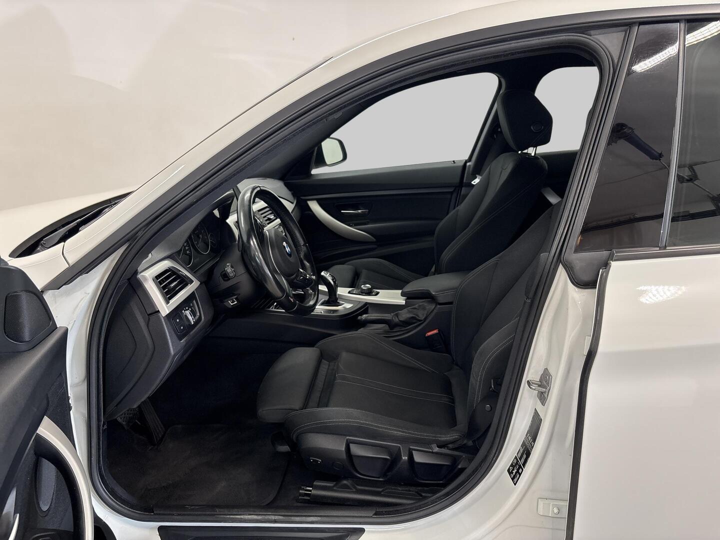 BMW 320 Gran Turismo 2016