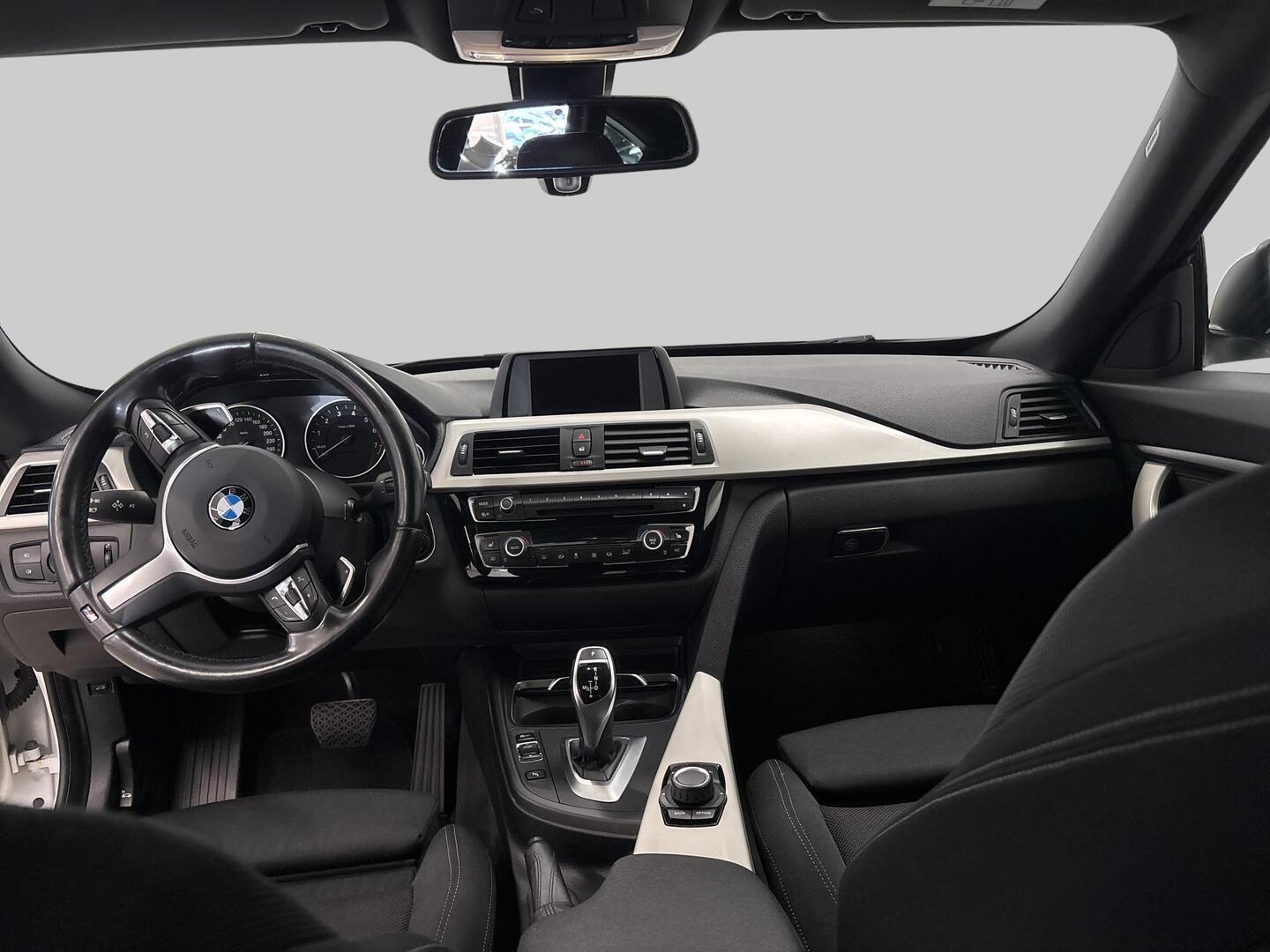BMW 320 Gran Turismo 2016
