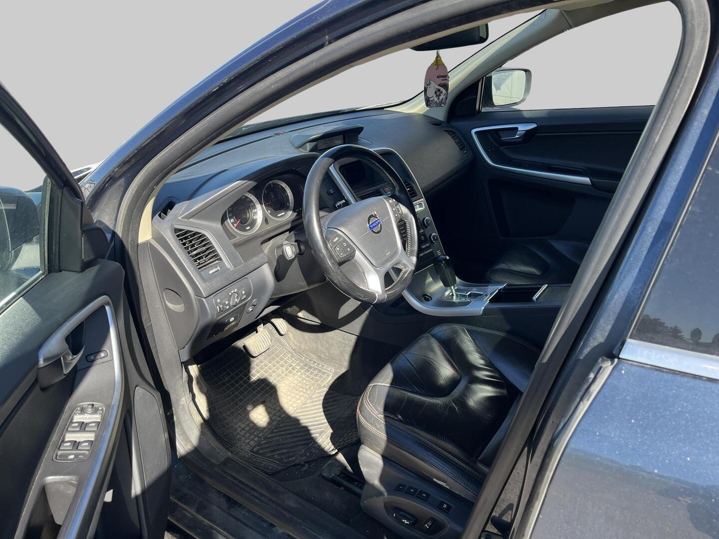 VOLVO XC60 2010