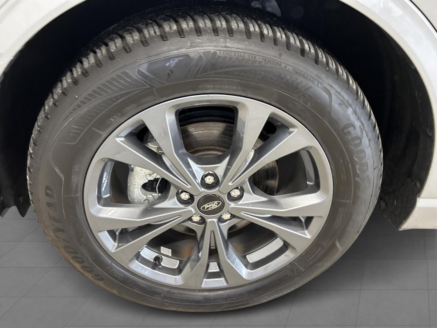 FORD KUGA 2024