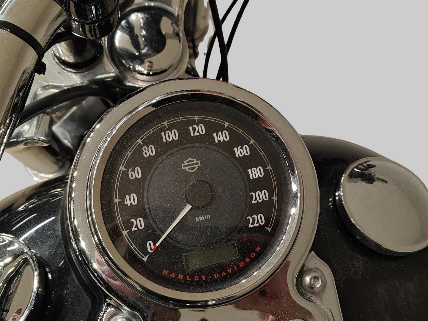 HARLEY-DAVIDSON DYNA 2014