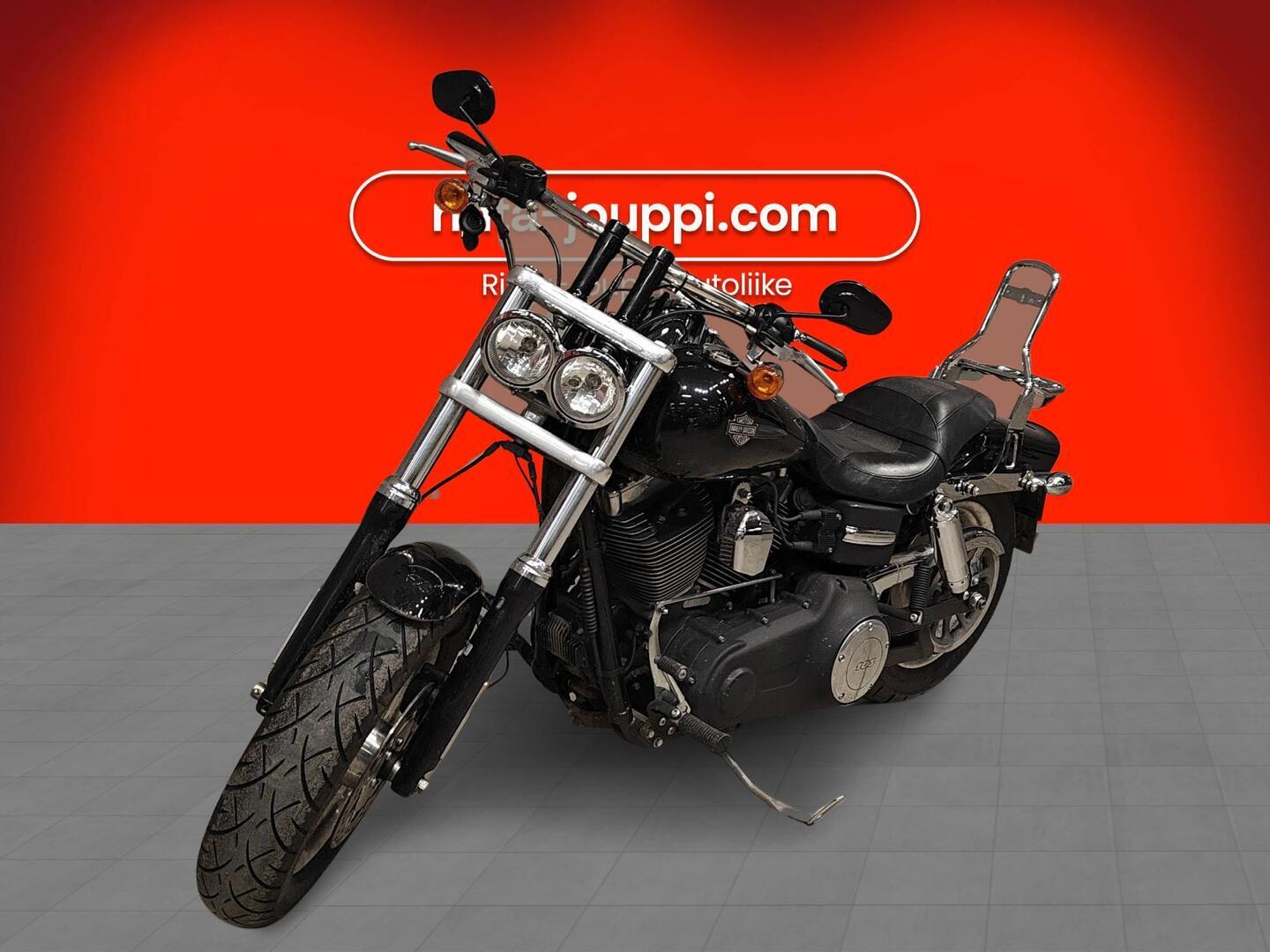 HARLEY-DAVIDSON DYNA 2014