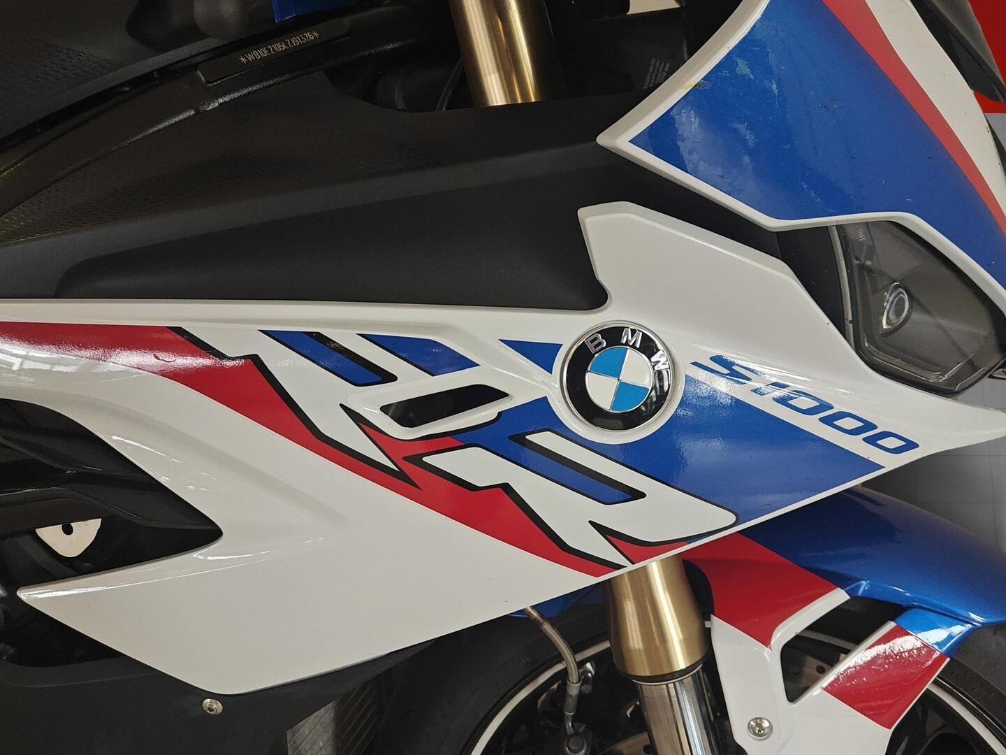 BMW S 2019