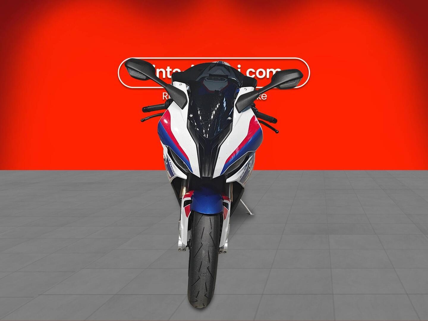 BMW S 2019