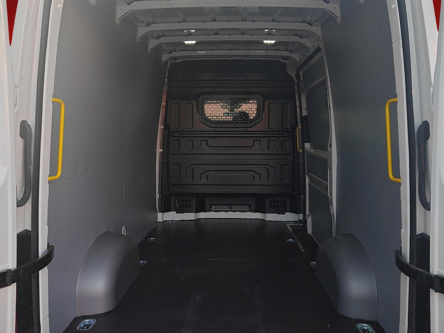 VOLKSWAGEN CRAFTER 2025