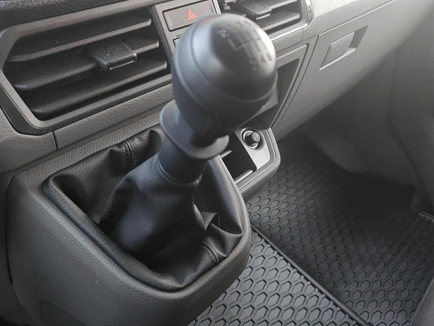 VOLKSWAGEN CRAFTER 2025