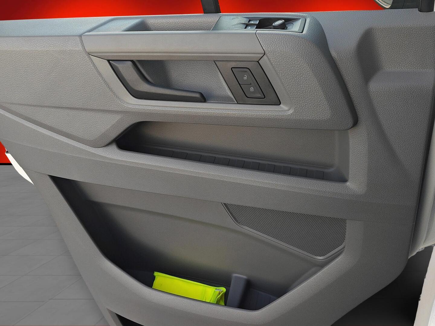 VOLKSWAGEN CRAFTER 2025