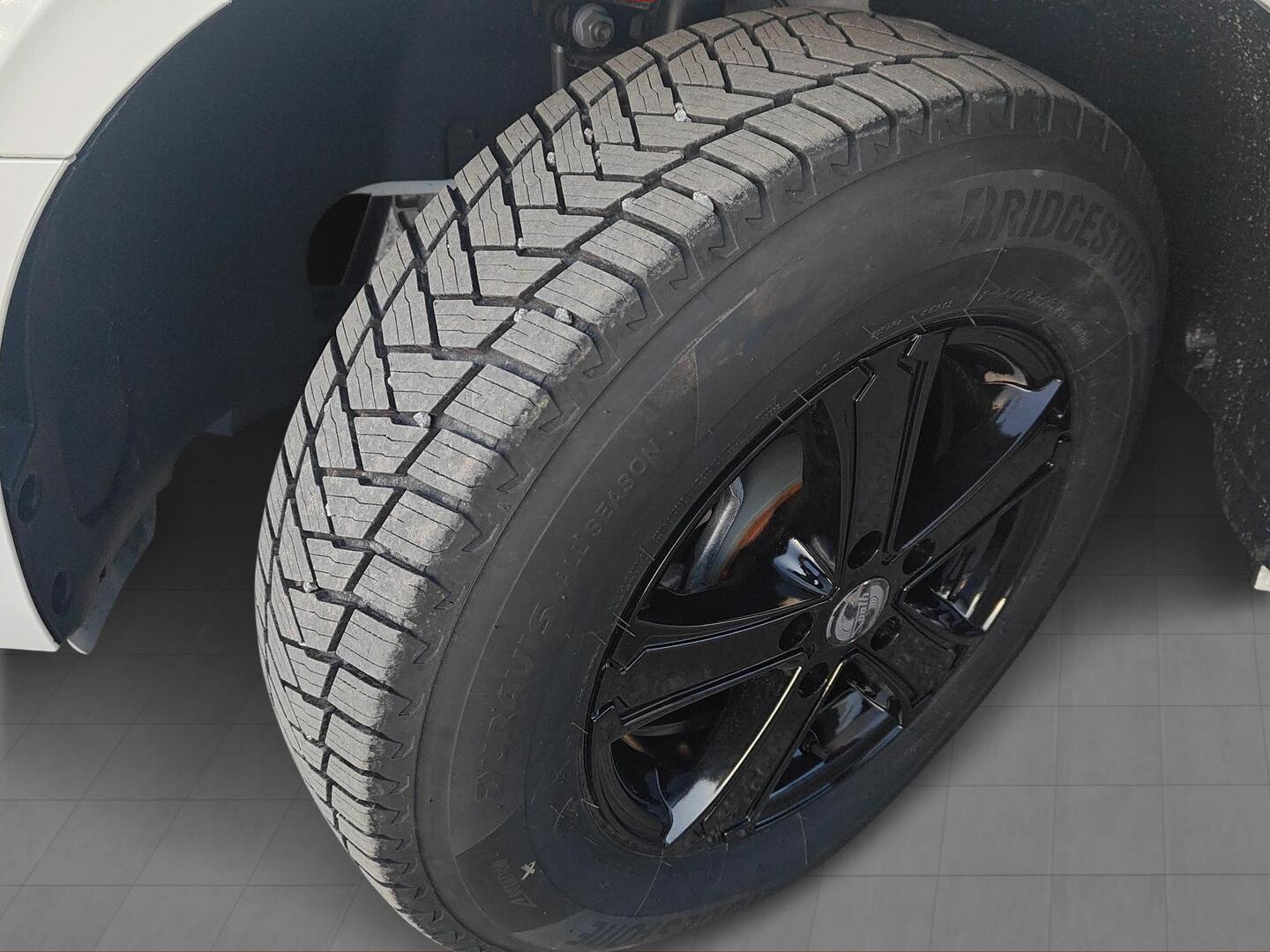 VOLKSWAGEN CRAFTER 2025