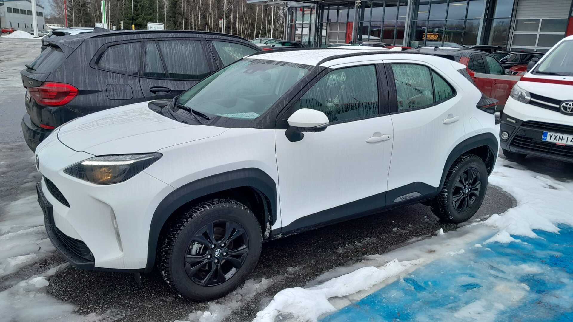 TOYOTA YARIS CROSS 2024