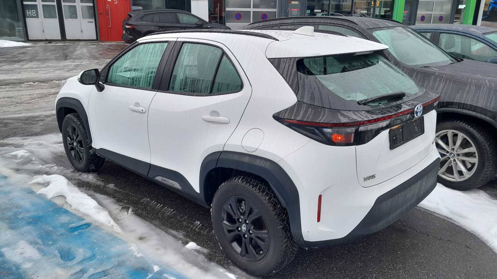 TOYOTA YARIS CROSS 2024