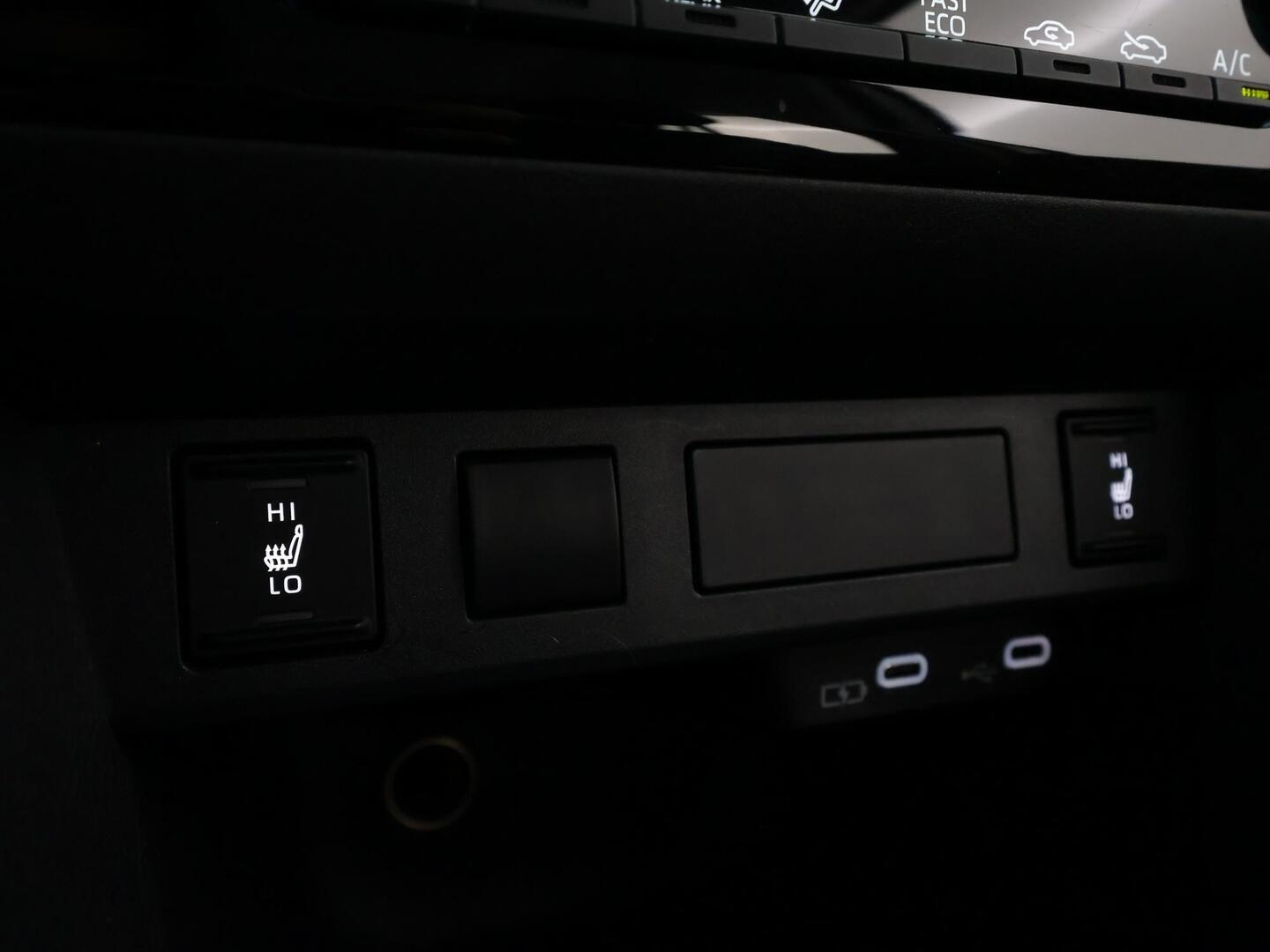 TOYOTA YARIS CROSS 2025