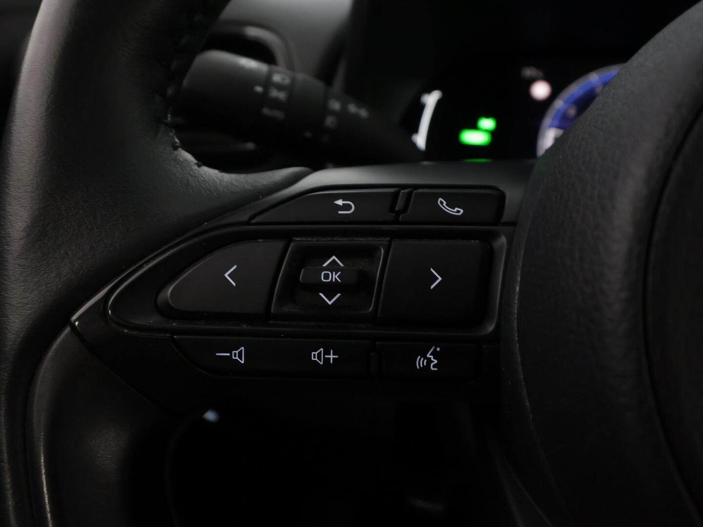 TOYOTA YARIS CROSS 2025