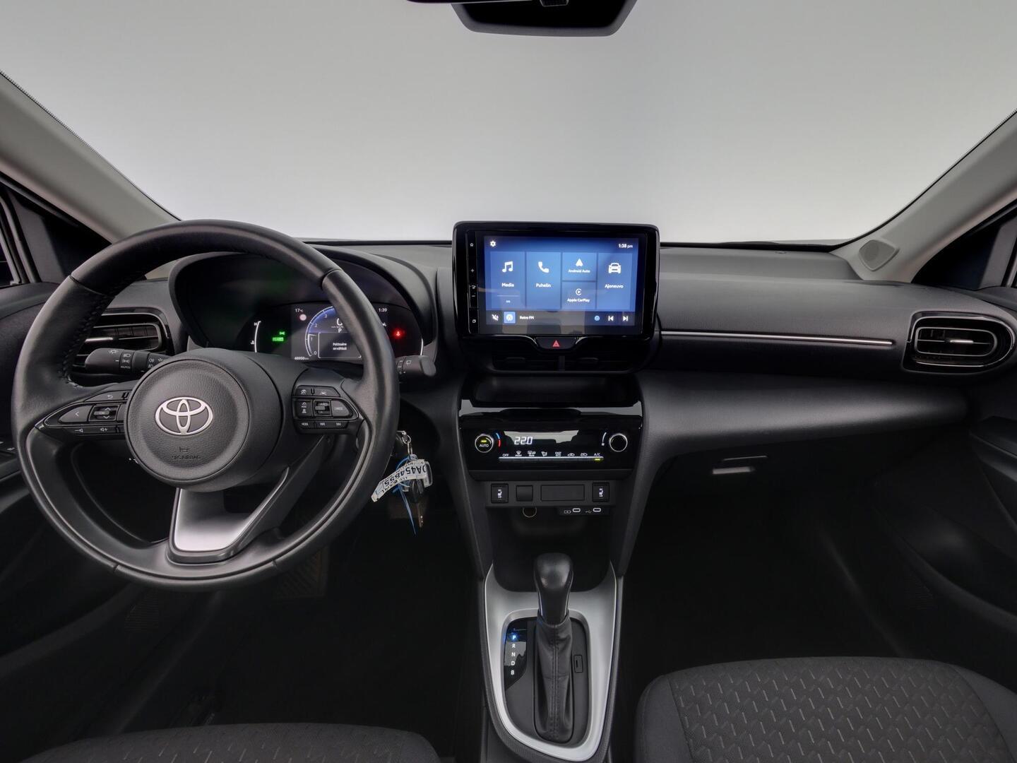 TOYOTA YARIS CROSS 2025