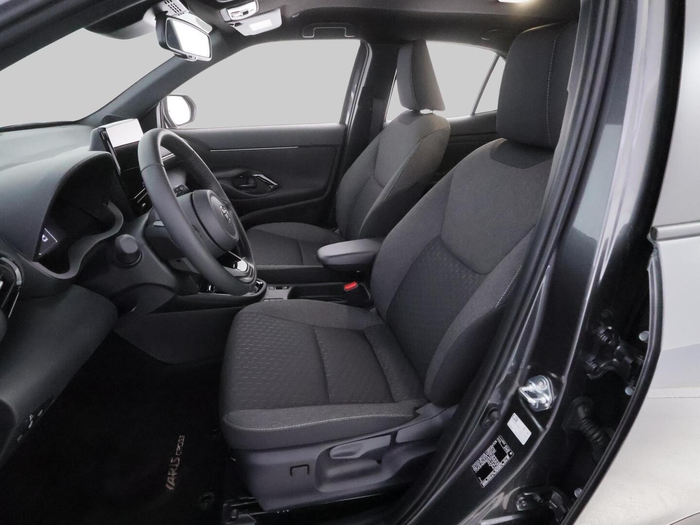 TOYOTA YARIS CROSS 2025